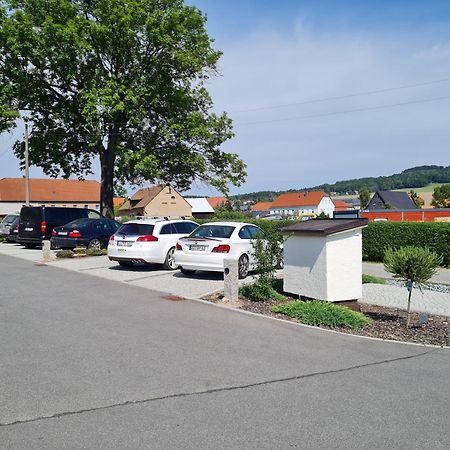 Familien- Und Apartmenthotel Lerchenberghof Walddorf  エクステリア 写真