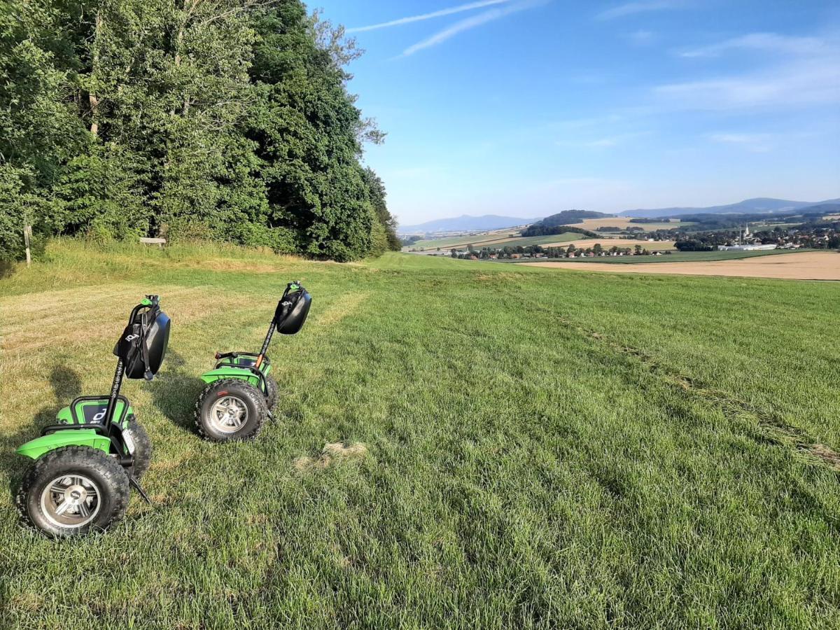 Familien- Und Apartmenthotel Lerchenberghof Walddorf  エクステリア 写真