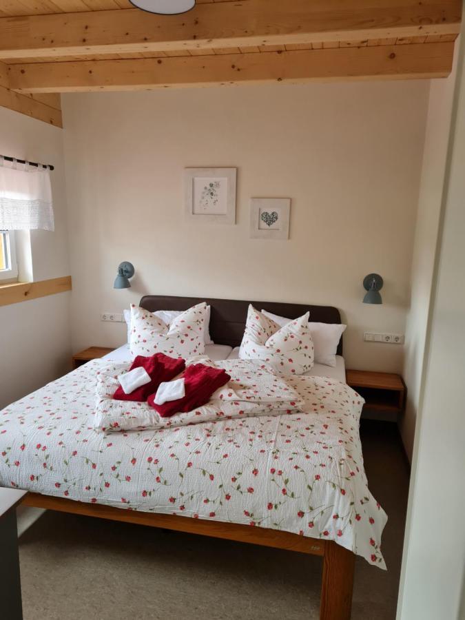 Familien- Und Apartmenthotel Lerchenberghof Walddorf  エクステリア 写真